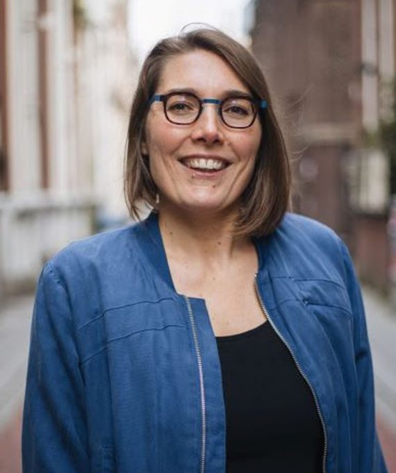 Ruth van Holst